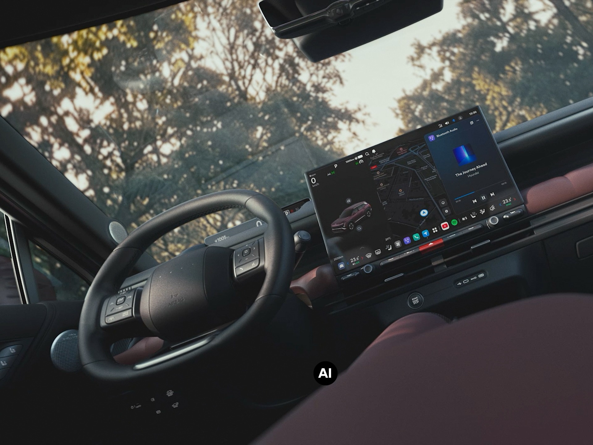 Interiér modelu Hyundai TUCSON s panoramatickým zakřiveným displejem.